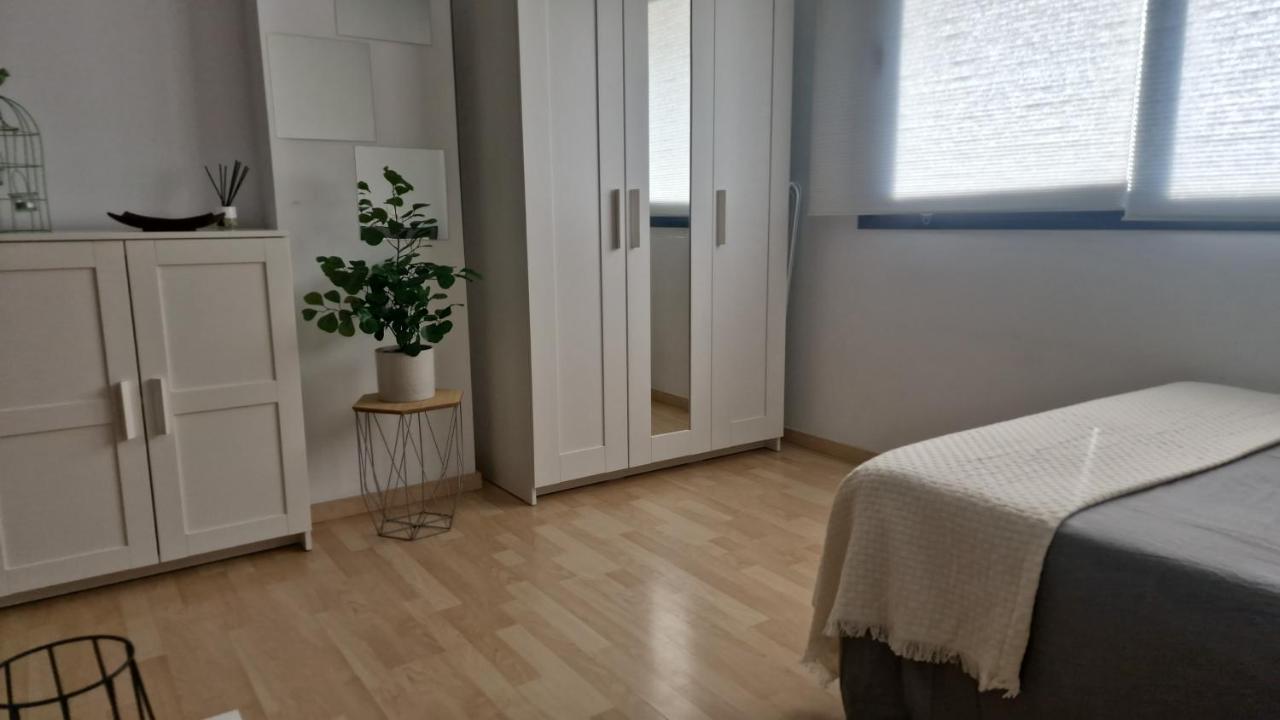 Junto Al Mar Apartment Malaga Exterior photo
