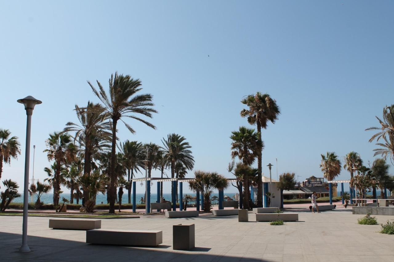 Junto Al Mar Apartment Malaga Exterior photo